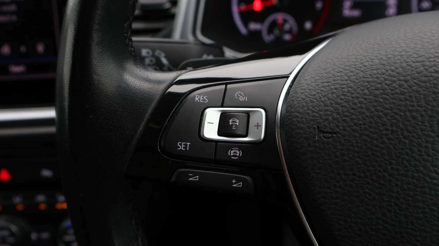 Used Volkswagen T-Roc 2022 for sale - 77690952: Photo 23