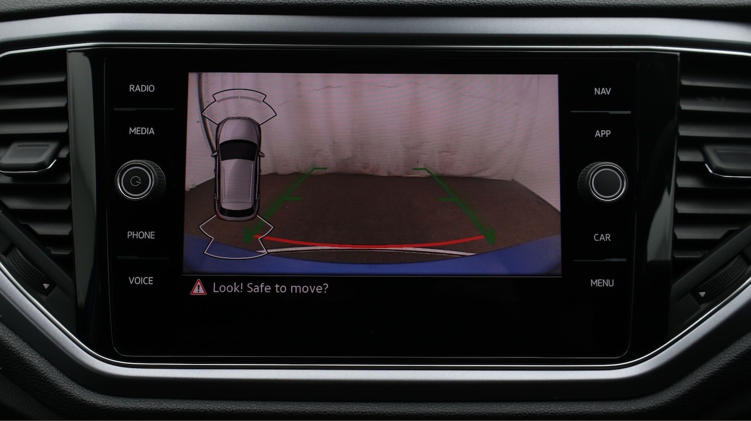 Used Volkswagen T-Roc 2022 for sale - 77690952: Photo 25