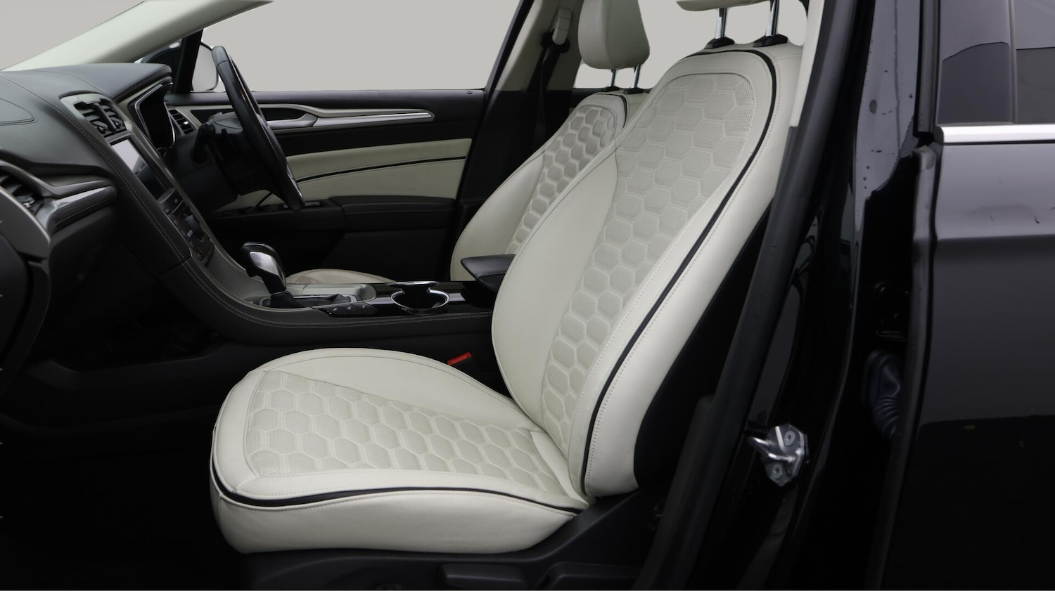 Used Ford Mondeo 2018 for sale - 76657723: Photo 15