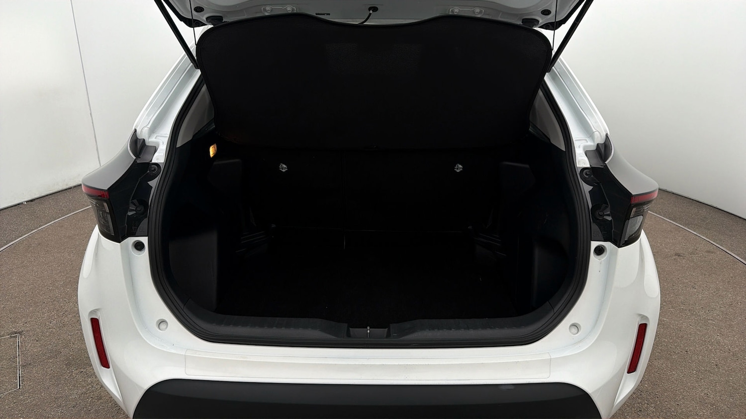 Used Toyota Yaris Cross 2022 for sale - 77953758: Photo 16