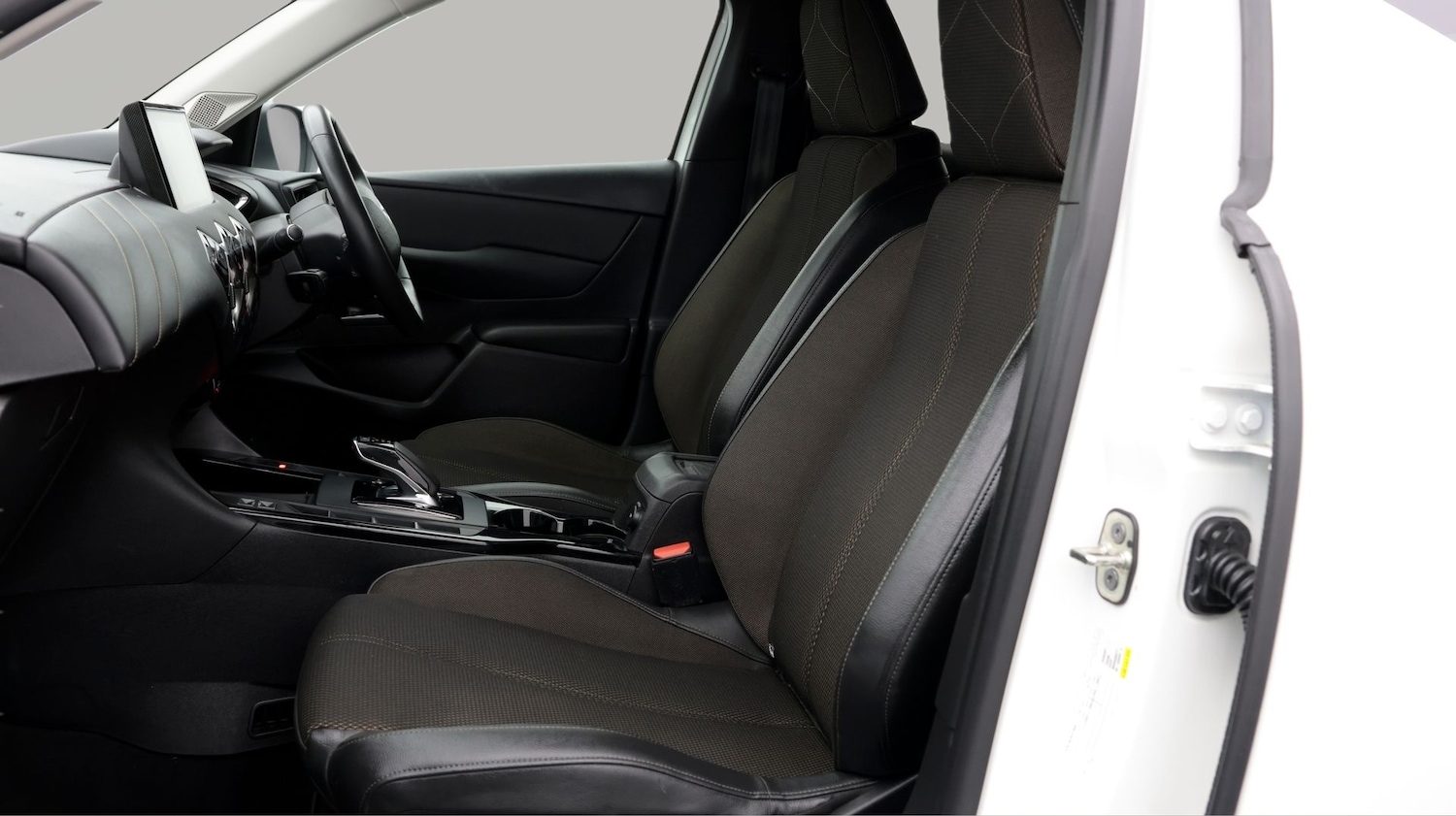 Used DS Automobiles DS 3 Crossback 2022 for sale - 77668303: Photo 14