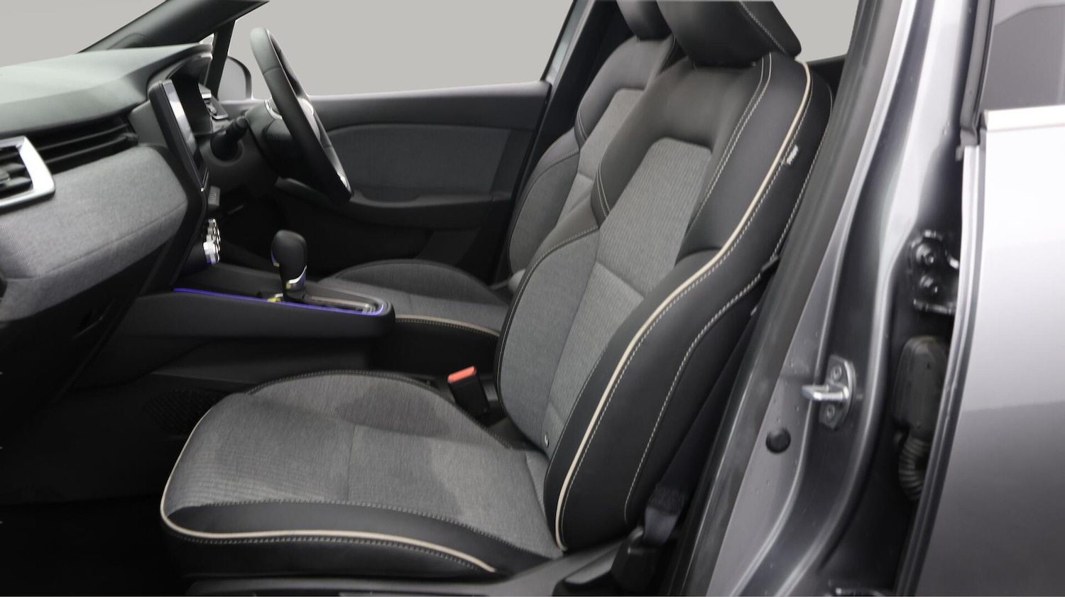 Used Renault Clio 2025 for sale - 76646266: Photo 15