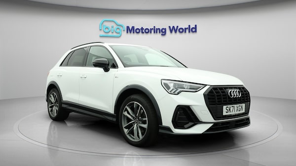 Used Audi Q3 2021 for sale - 76226654: Photo 2