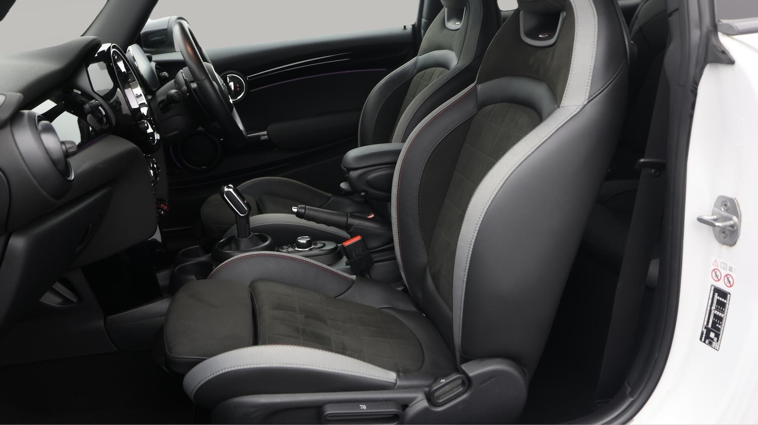 Used MINI Hatch 2023 for sale - 76398456: Photo 15