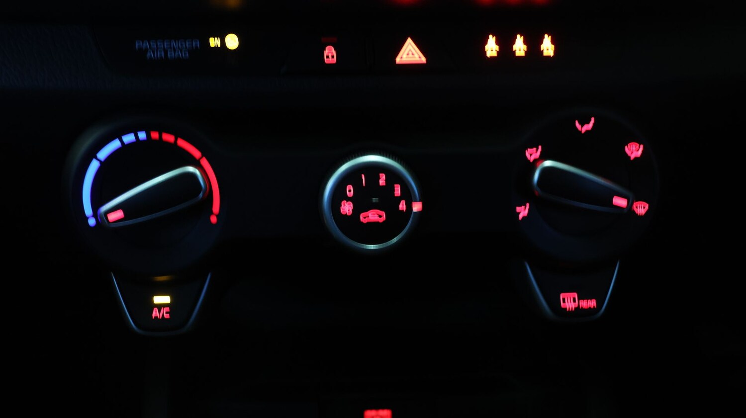 Used Kia Stonic 2023 for sale - 77467870: Photo 12