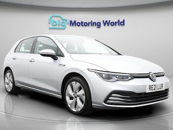 Volkswagen - Golf