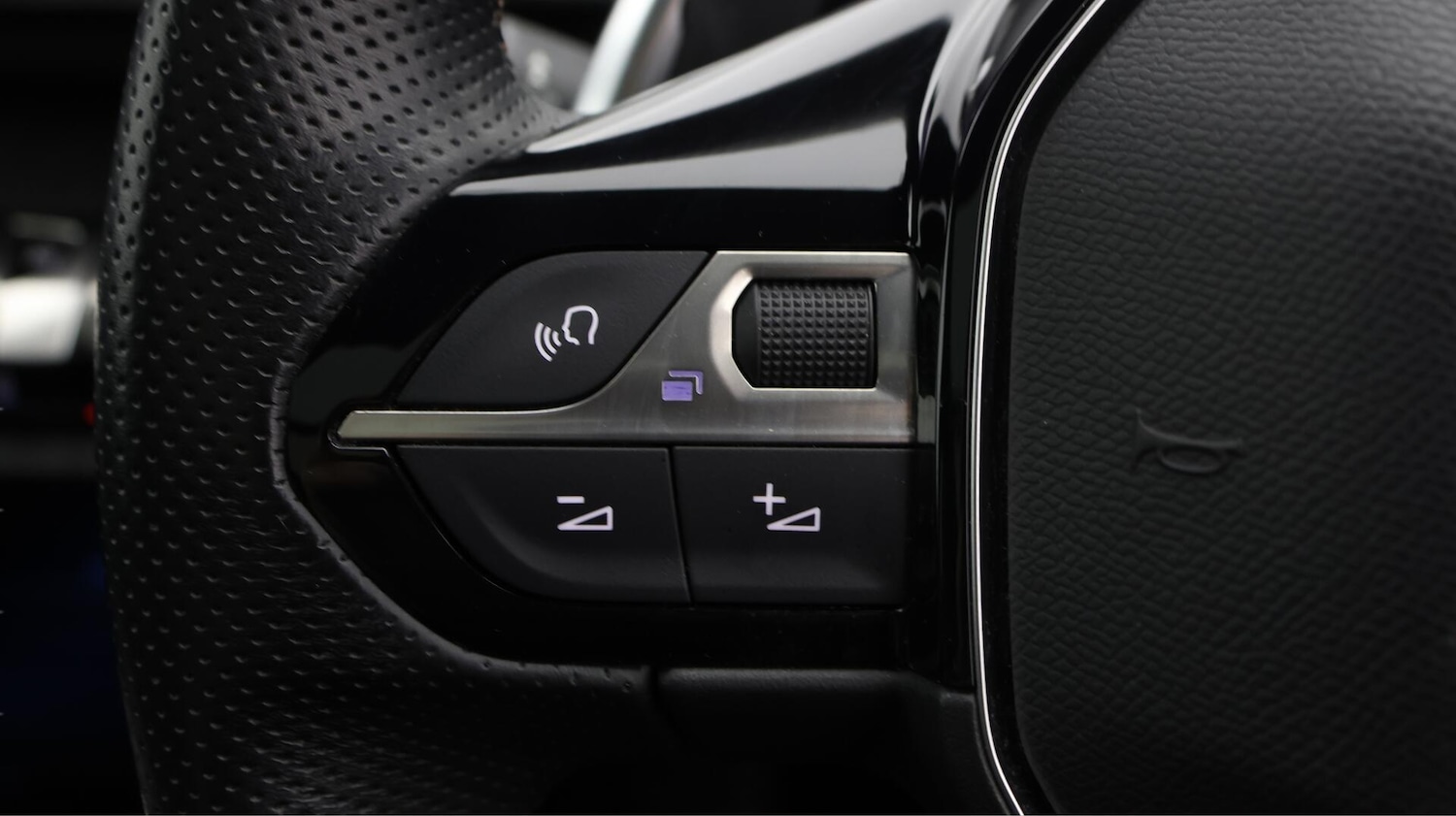 Used Peugeot 5008 2020 for sale - 76771931: Photo 24