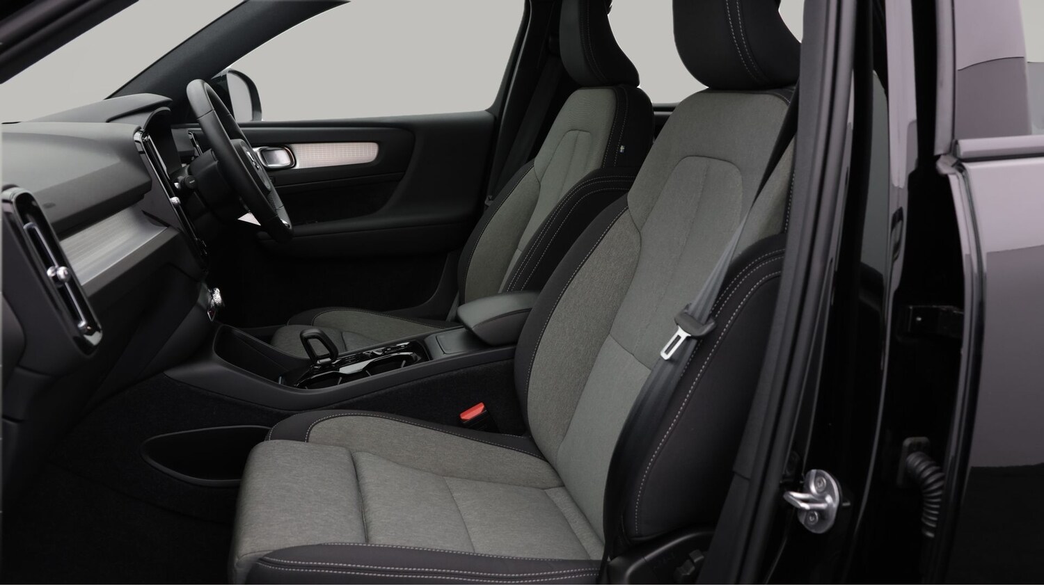 Used Volvo XC40 2022 for sale - 77935902: Photo 14