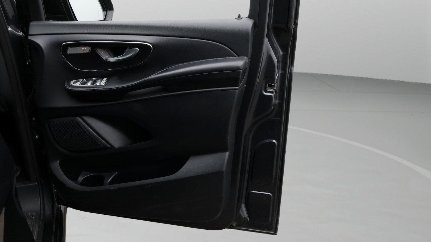 Used Mercedes-Benz V-Class 2023 for sale - 78039104: Photo 15