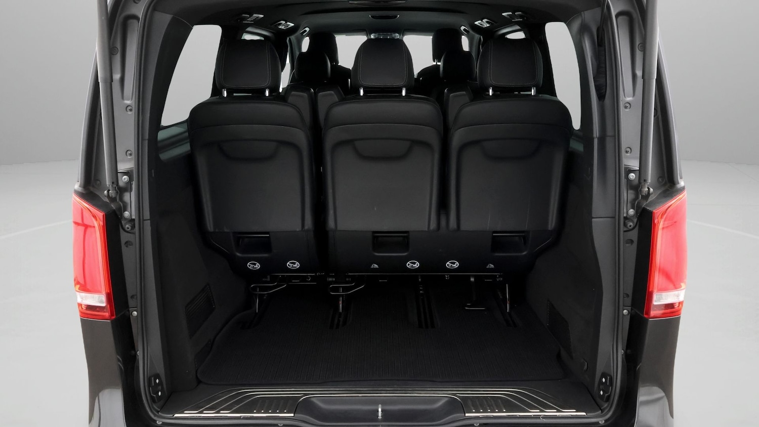 Used Mercedes-Benz V-Class 2023 for sale - 78039104: Photo 17