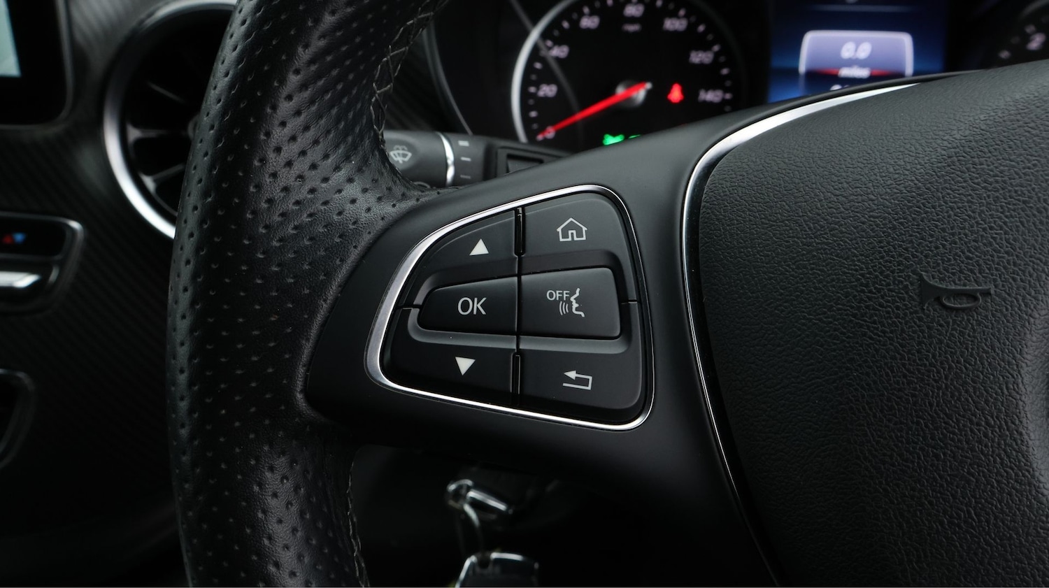 Used Mercedes-Benz V-Class 2023 for sale - 78039104: Photo 25