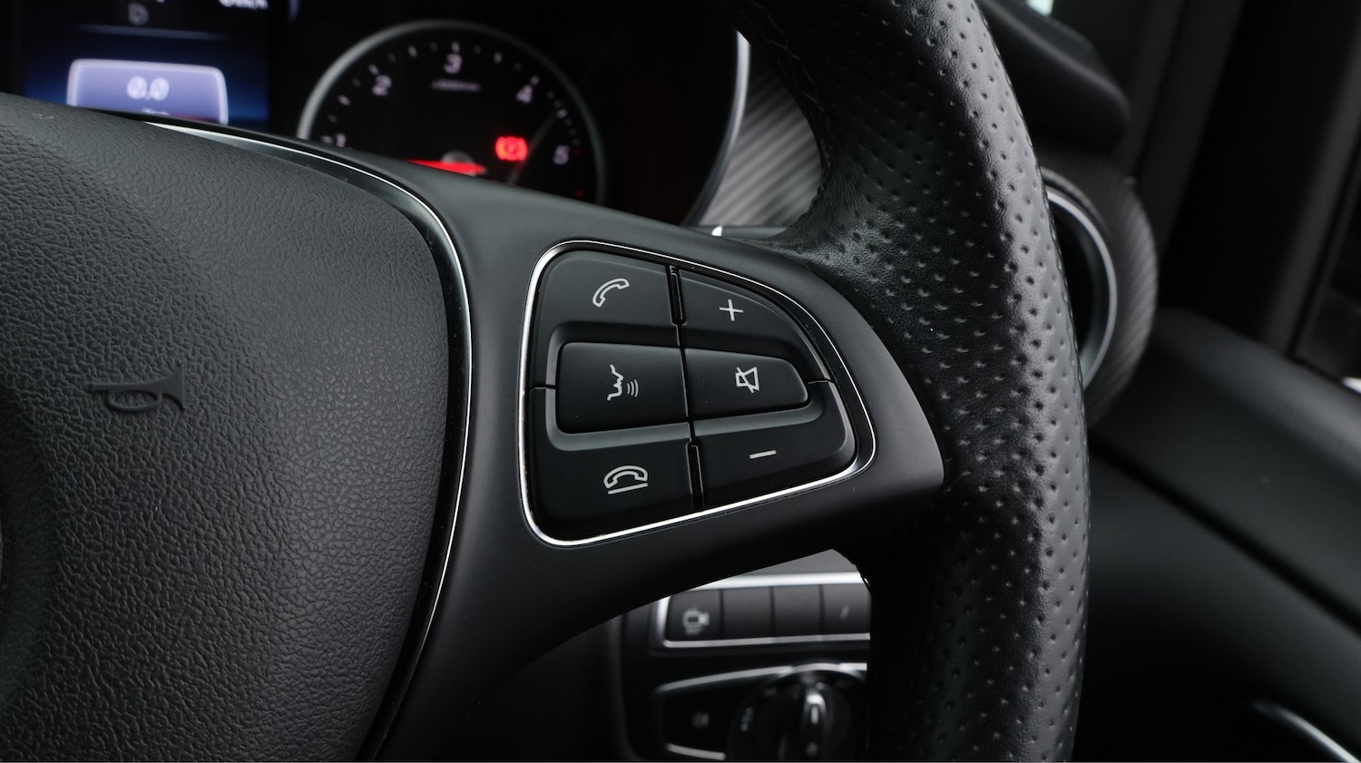 Used Mercedes-Benz V-Class 2023 for sale - 78039104: Photo 26