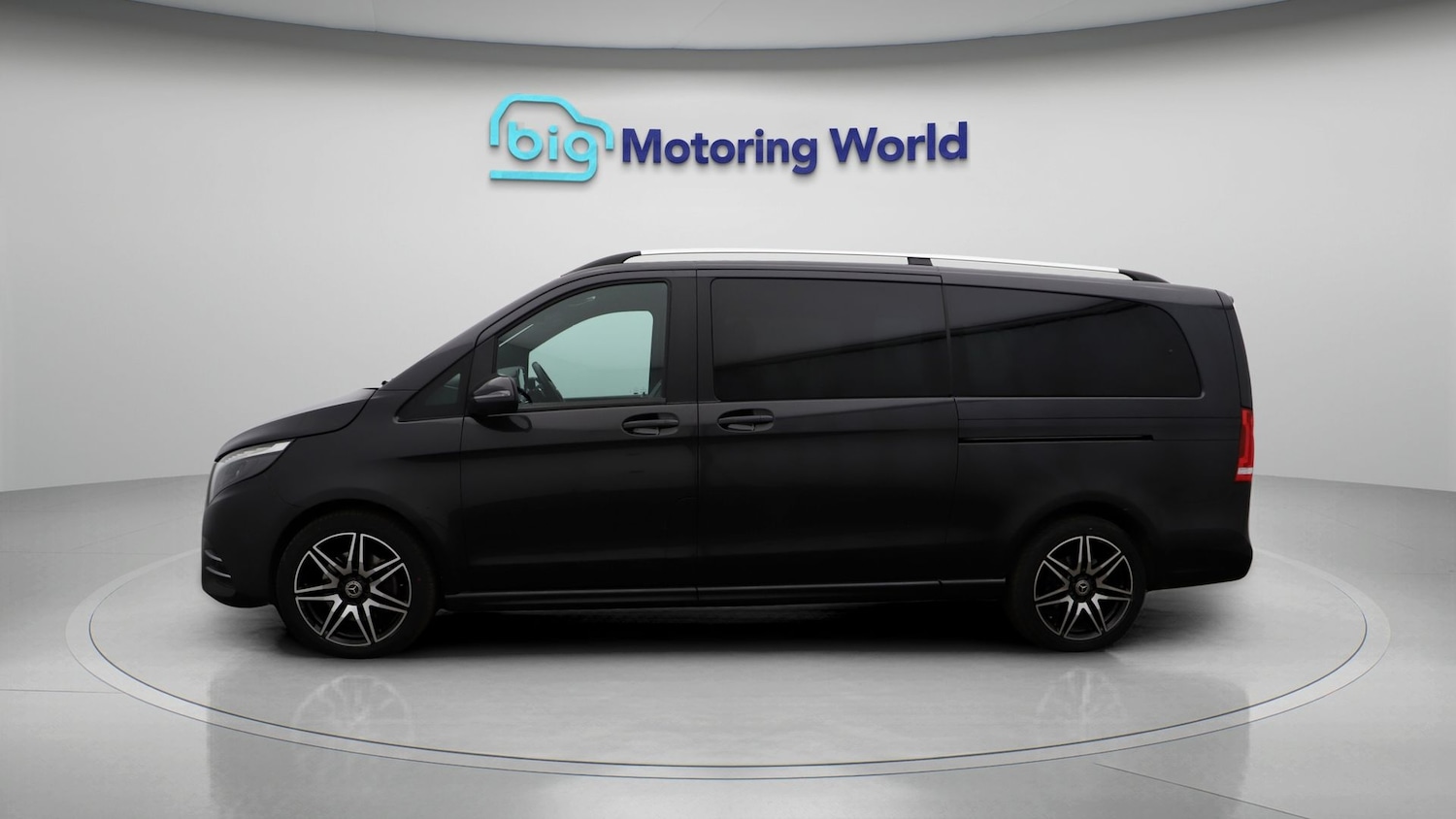 Used Mercedes-Benz V-Class 2023 for sale - 78039104: Photo 4