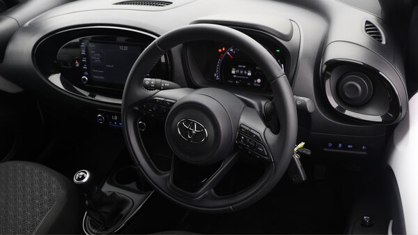 Used Toyota Aygo X 2023 for sale - 76032349: Photo 11