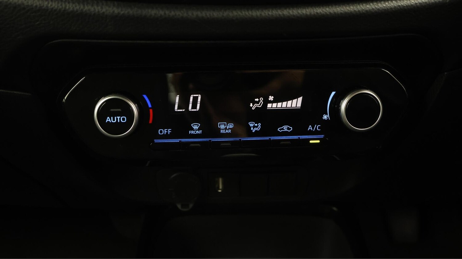 Used Toyota Aygo X 2023 for sale - 76032349: Photo 17