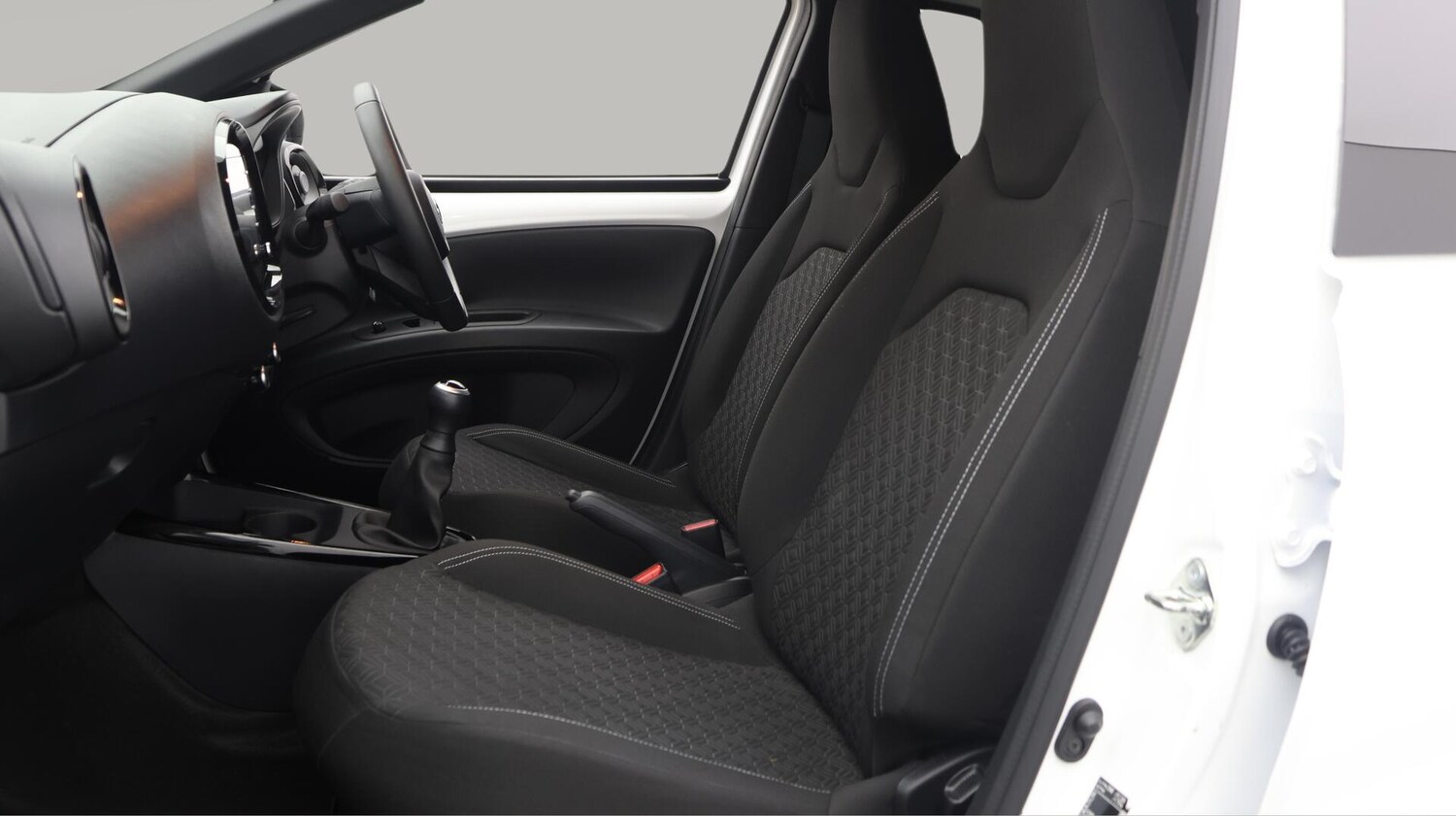 Used Toyota Aygo X 2023 for sale - 76032349: Photo 21