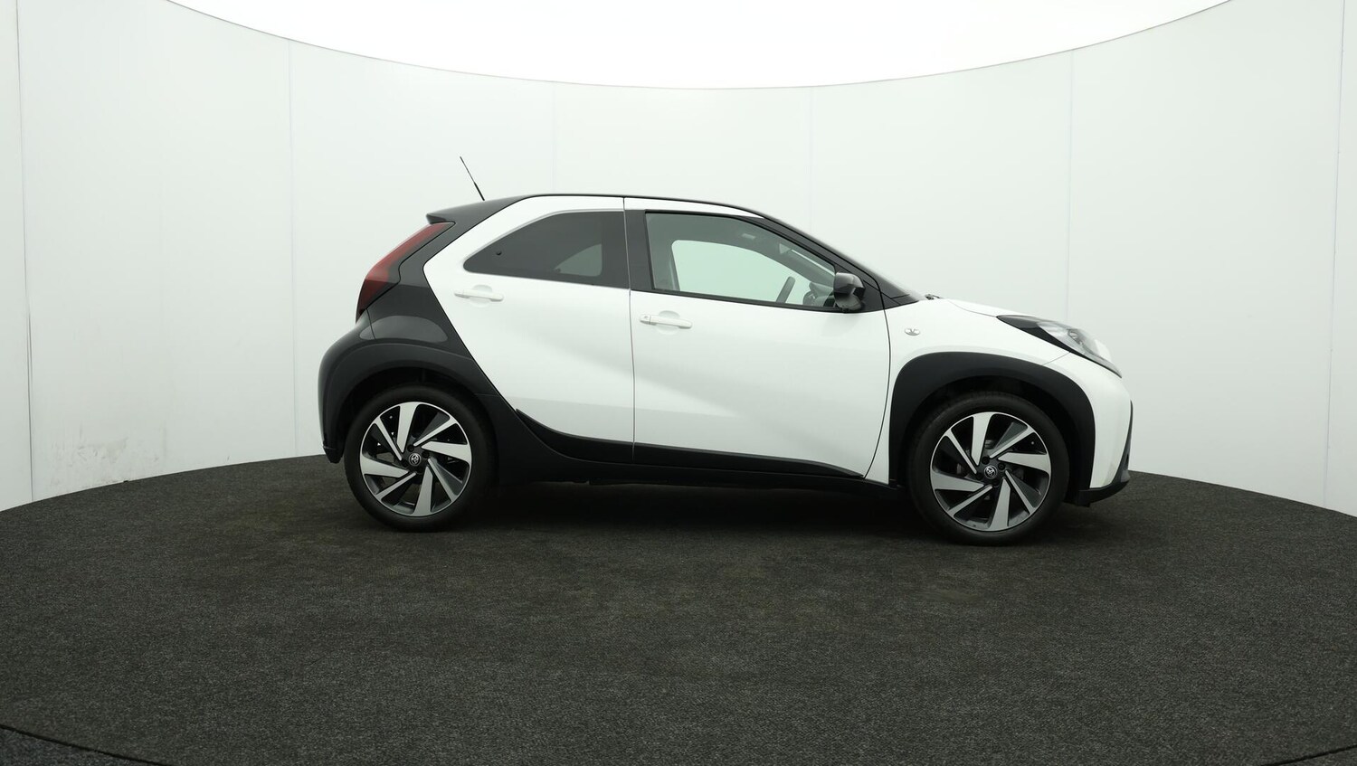 Used Toyota Aygo X 2023 for sale - 76032349: Photo 28