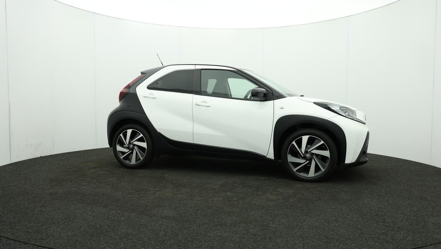 Used Toyota Aygo X 2023 for sale - 76032349: Photo 32