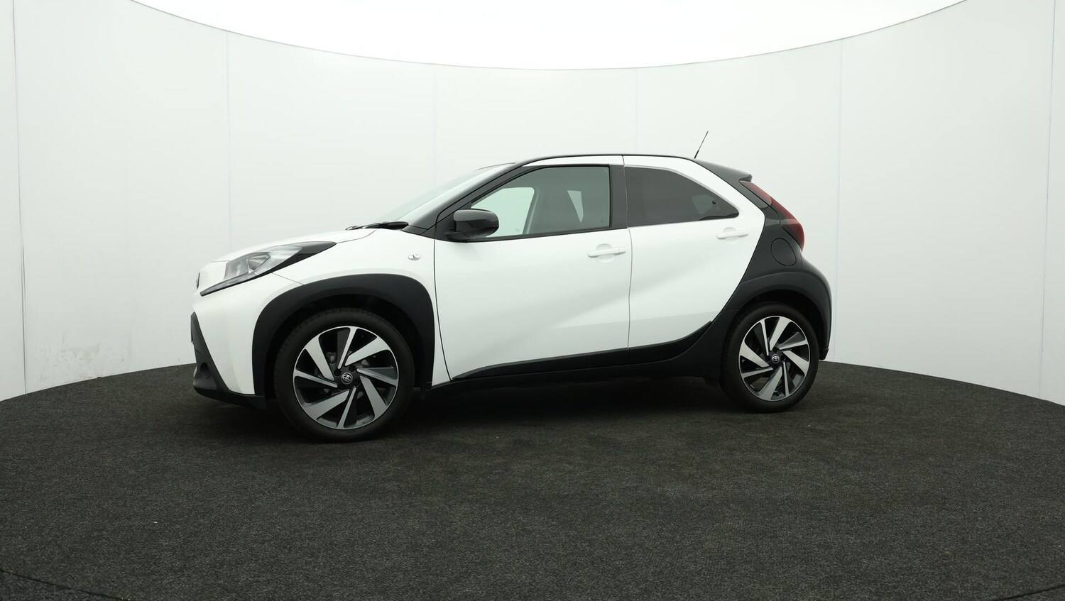 Used Toyota Aygo X 2023 for sale - 76032349: Photo 68