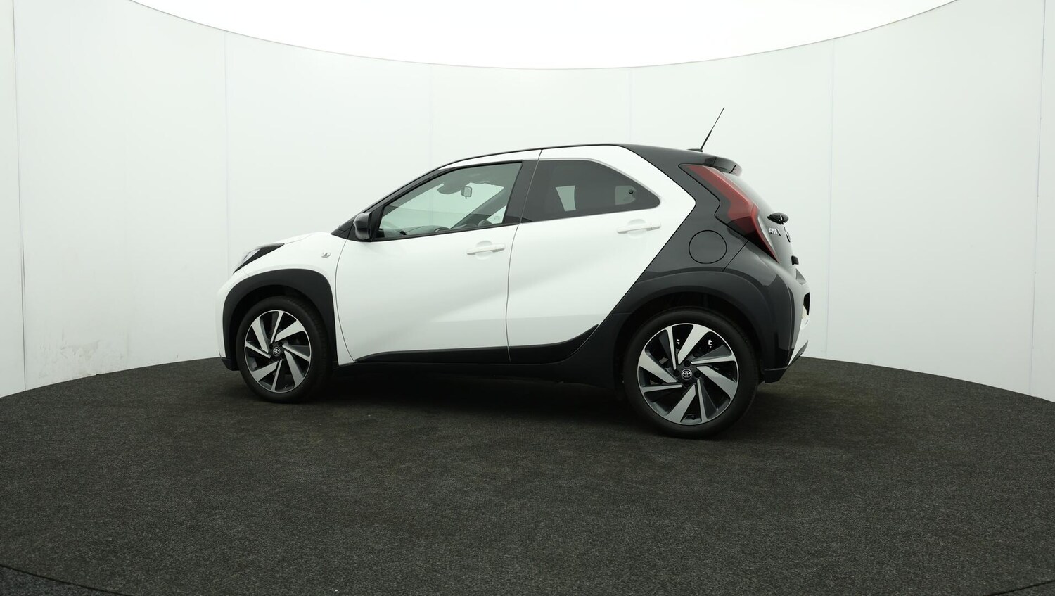 Used Toyota Aygo X 2023 for sale - 76032349: Photo 74