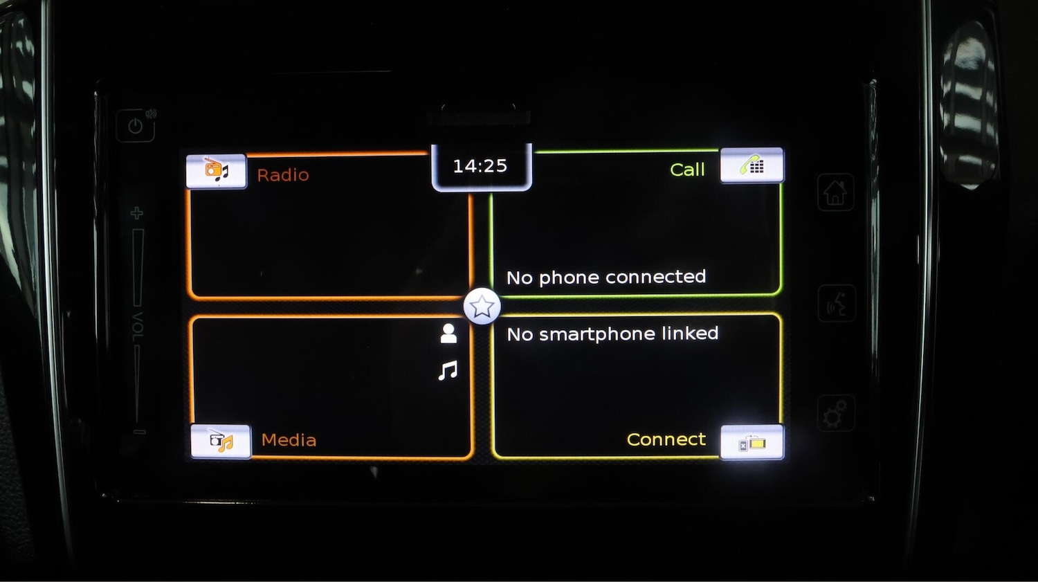 Used Suzuki Swift 2021 for sale - 76152525: Photo 4