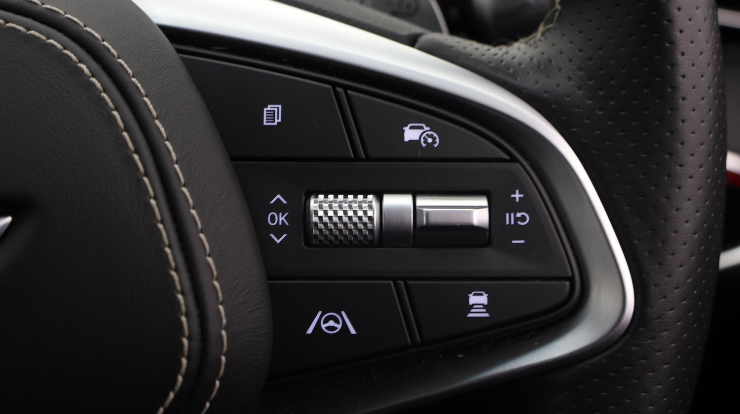 Used Genesis GV70 2023 for sale - 77802208: Photo 24