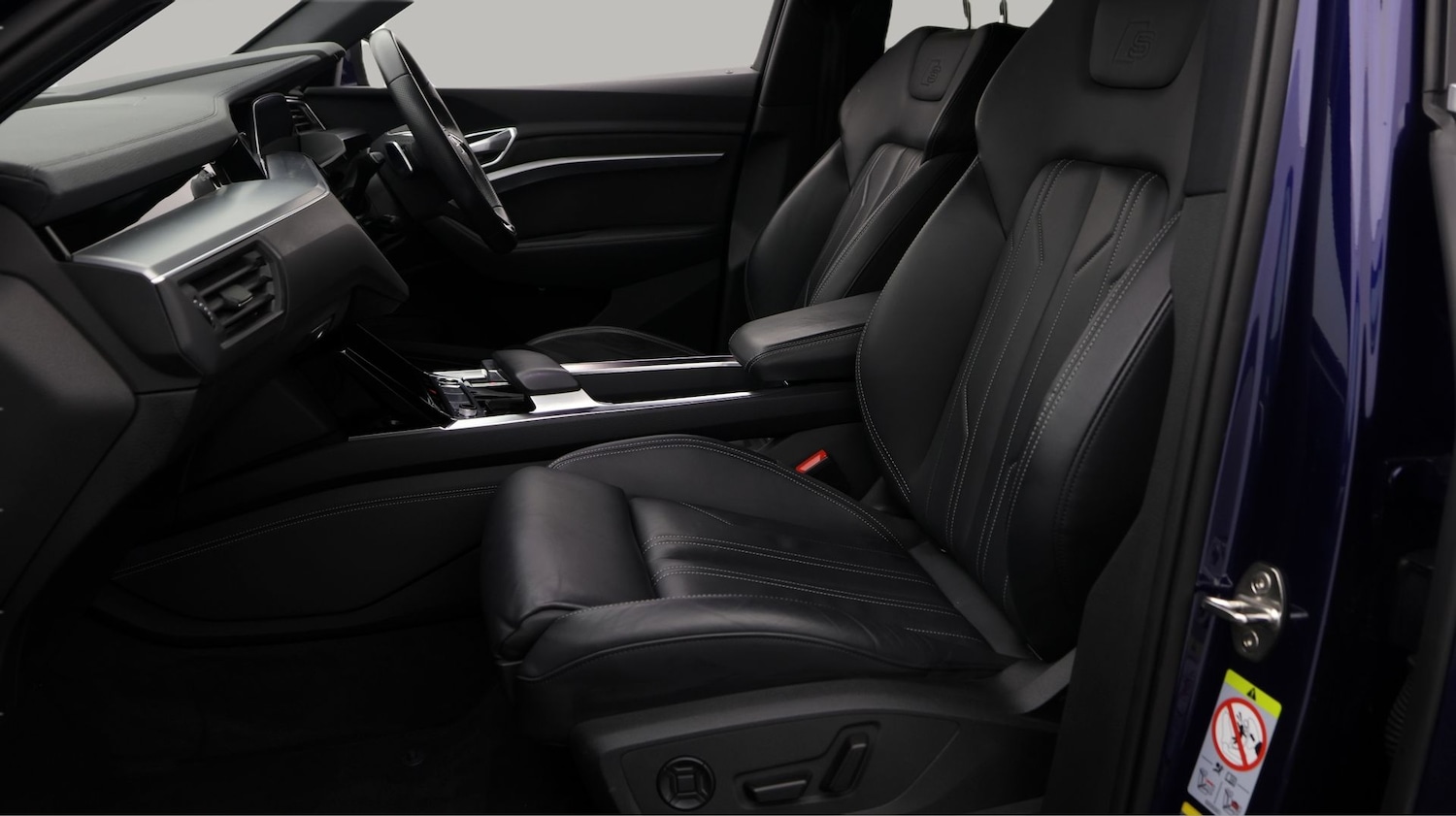 Used Audi e-tron 2023 for sale - 77294776: Photo 14