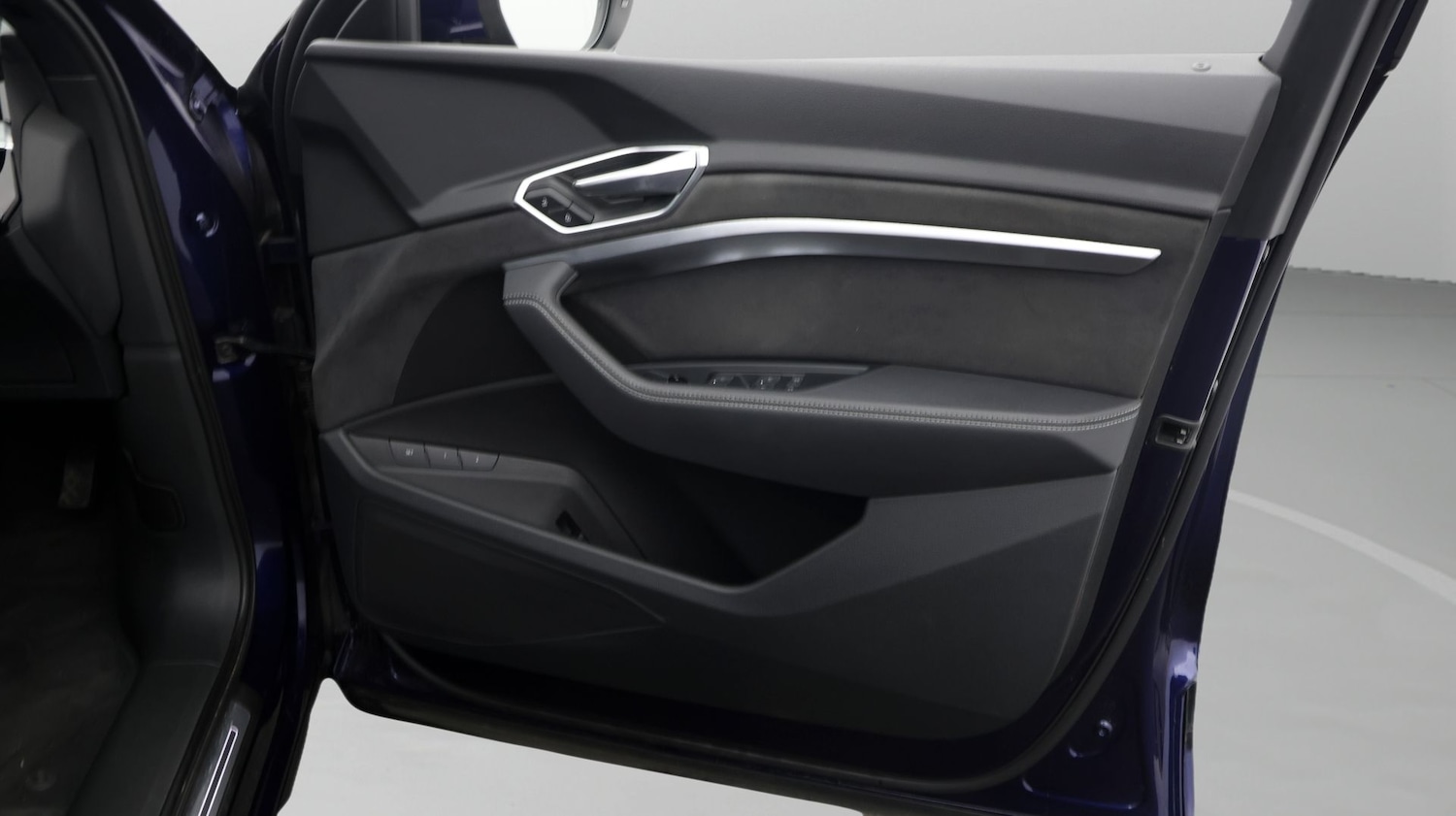 Used Audi e-tron 2023 for sale - 77294776: Photo 15