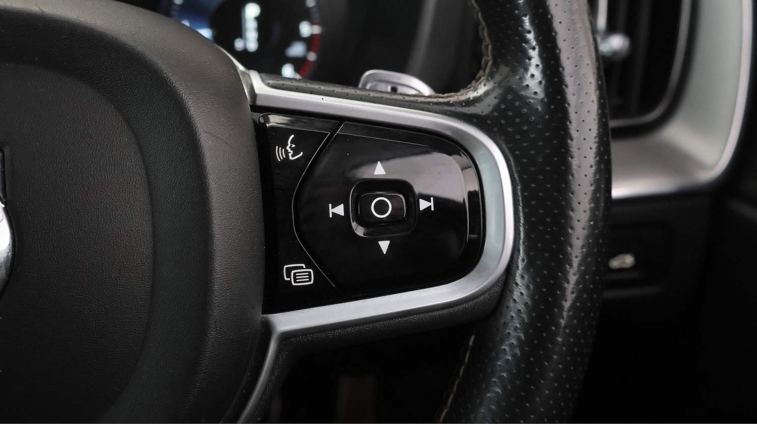 Used Volvo XC60 2017 for sale - 78106573: Photo 23