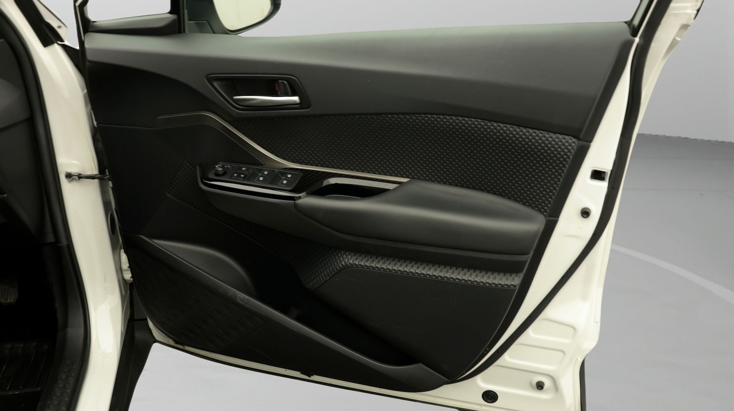 Used Toyota C-HR 2019 for sale - 77721636: Photo 15