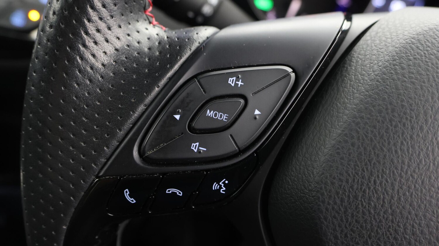 Used Toyota C-HR 2022 for sale - 76538083: Photo 24