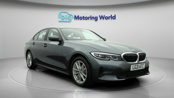 Used BMW 3 Series 2021 for sale - 76284130: Photo 2