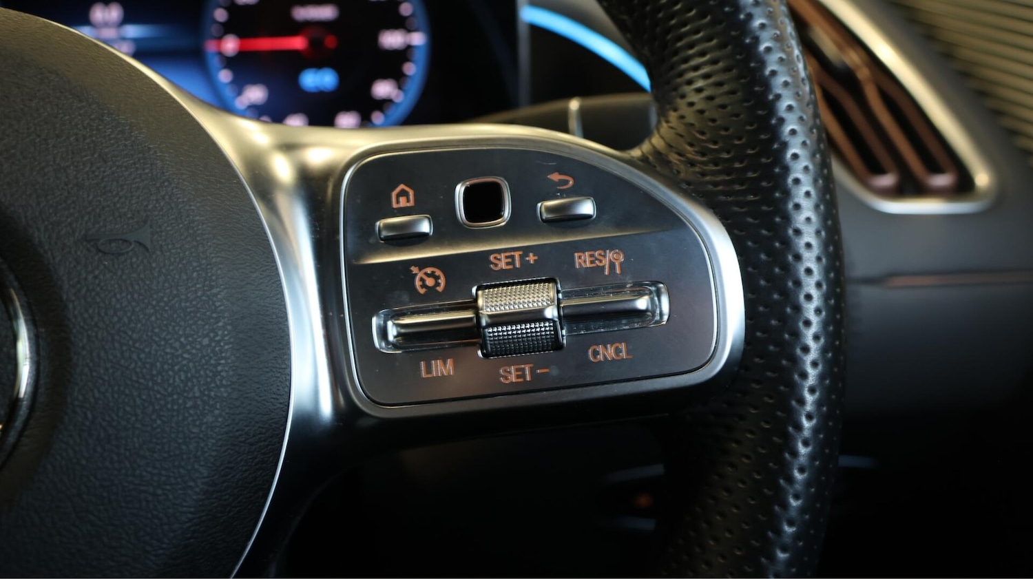 Used Mercedes-Benz EQC 2022 for sale - 76424548: Photo 24