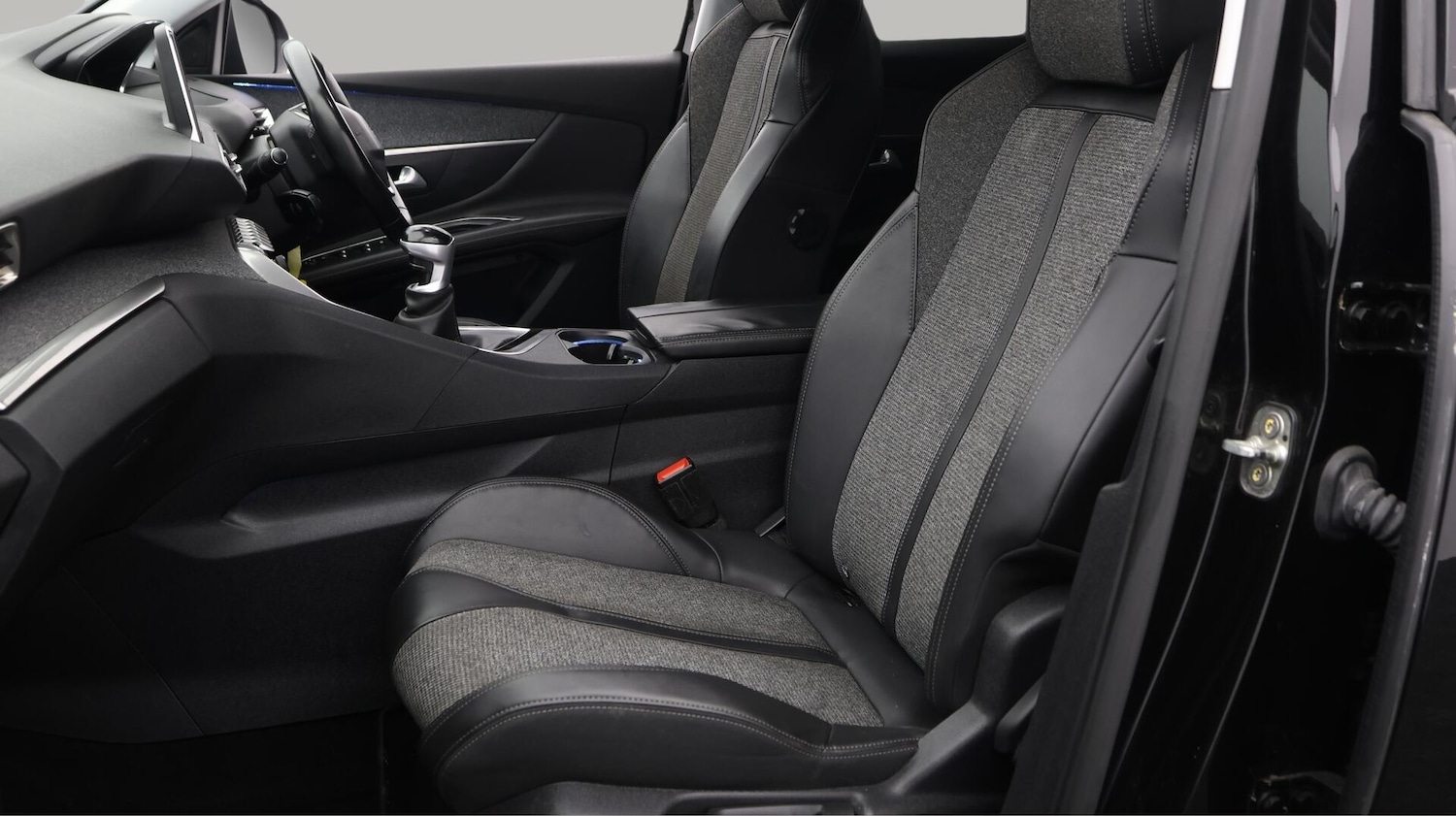 Used Peugeot 3008 2018 for sale - 76613295: Photo 15