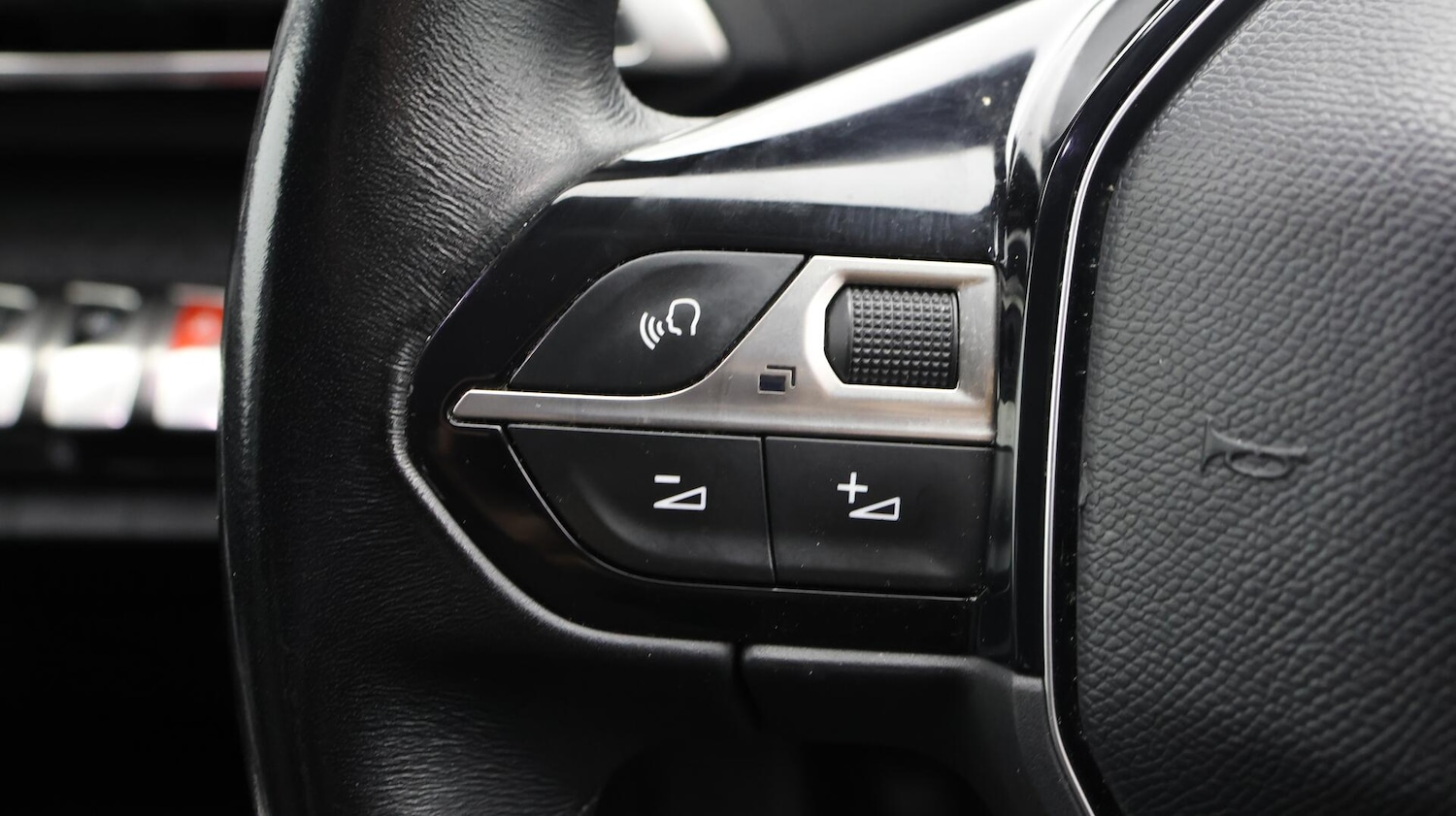 Used Peugeot 3008 2018 for sale - 76613295: Photo 24