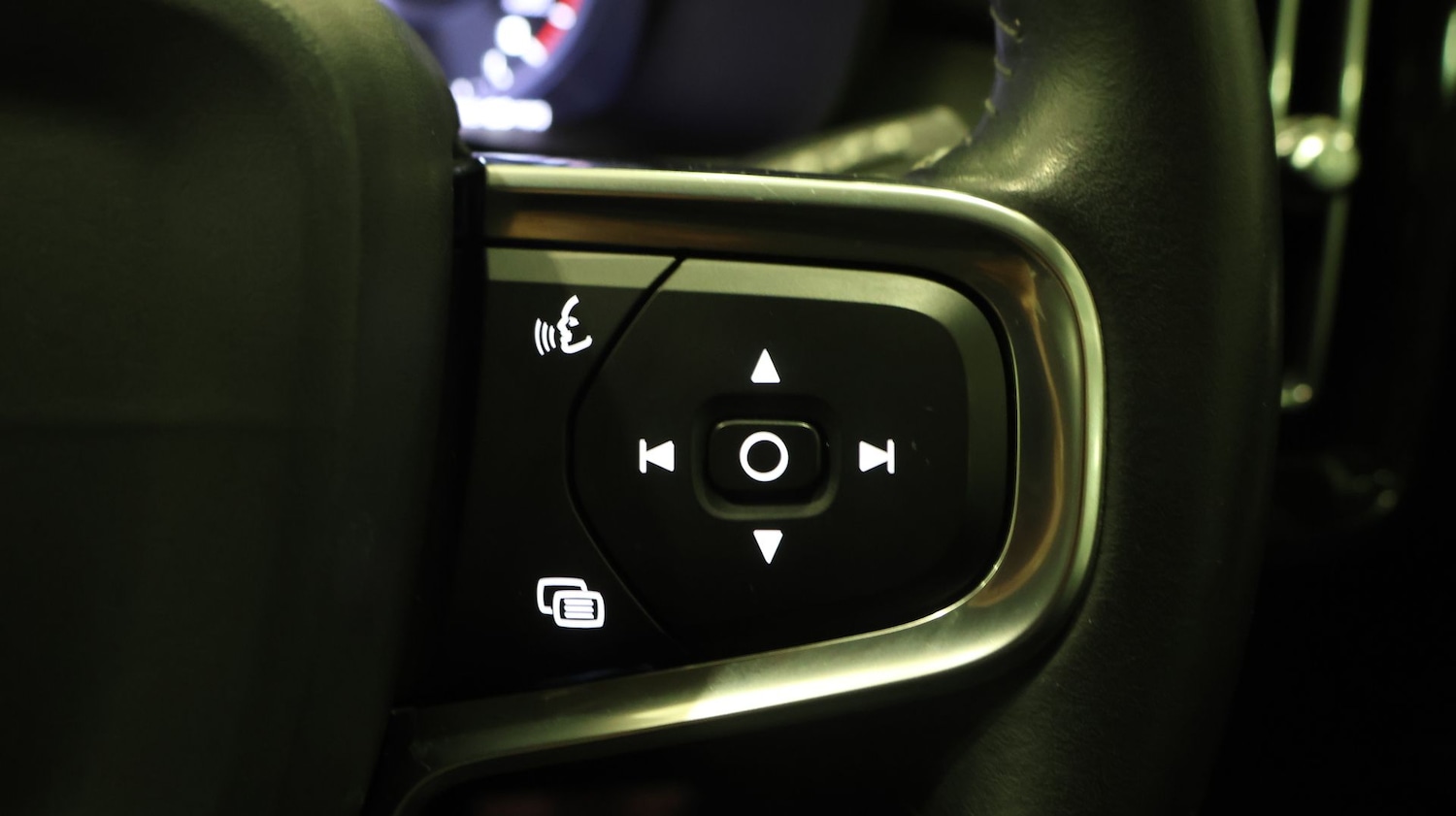 Used Volvo XC40 for sale - 77294760: Photo 23