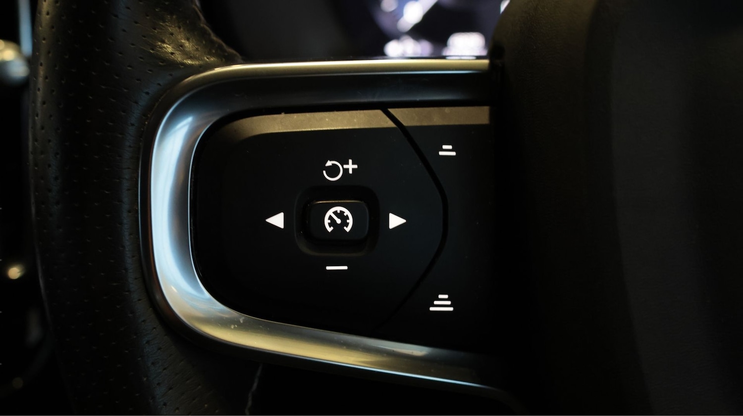 Used Volvo XC40 for sale - 77825364: Photo 20