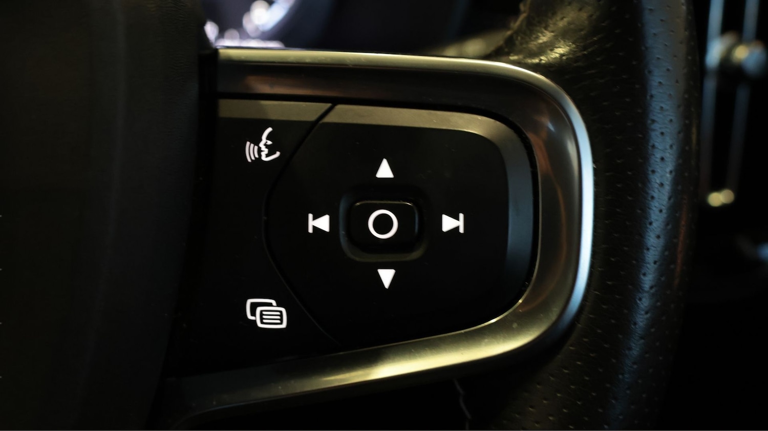 Used Volvo XC40 for sale - 77825364: Photo 22