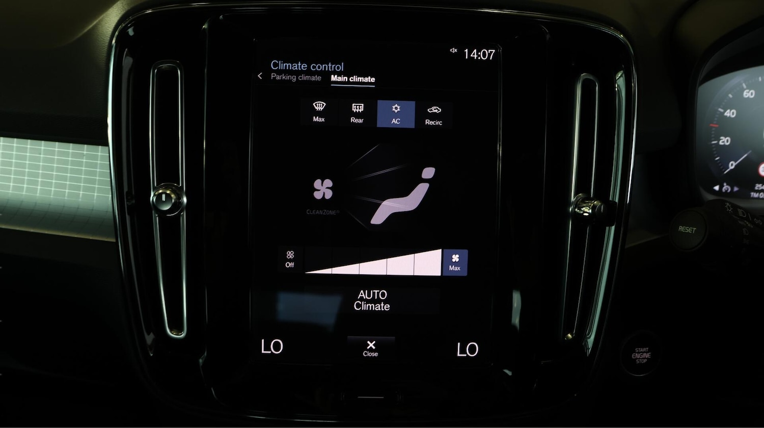 Used Volvo XC40 for sale - 76728762: Photo 13