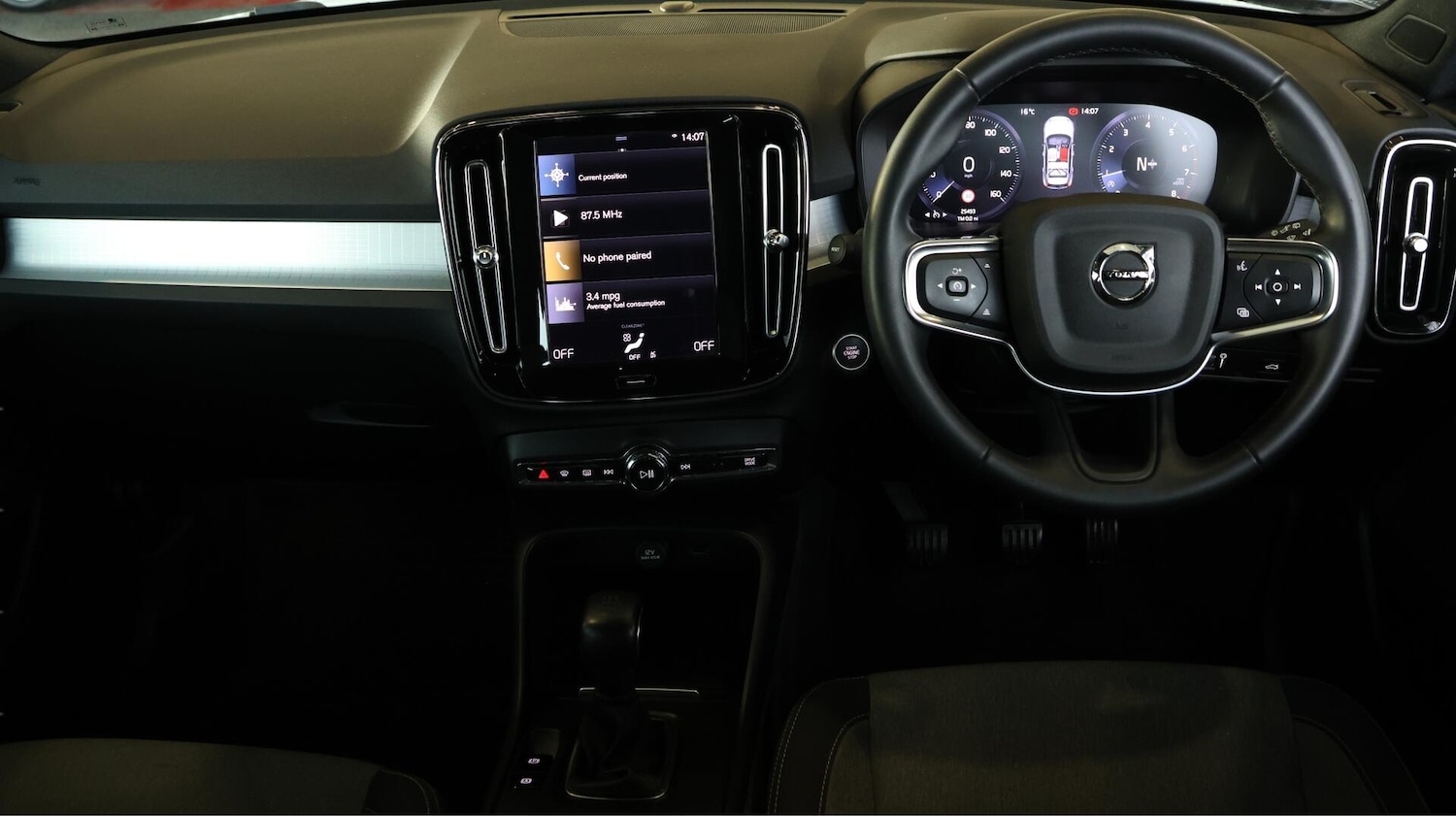 Used Volvo XC40 for sale - 76728762: Photo 14