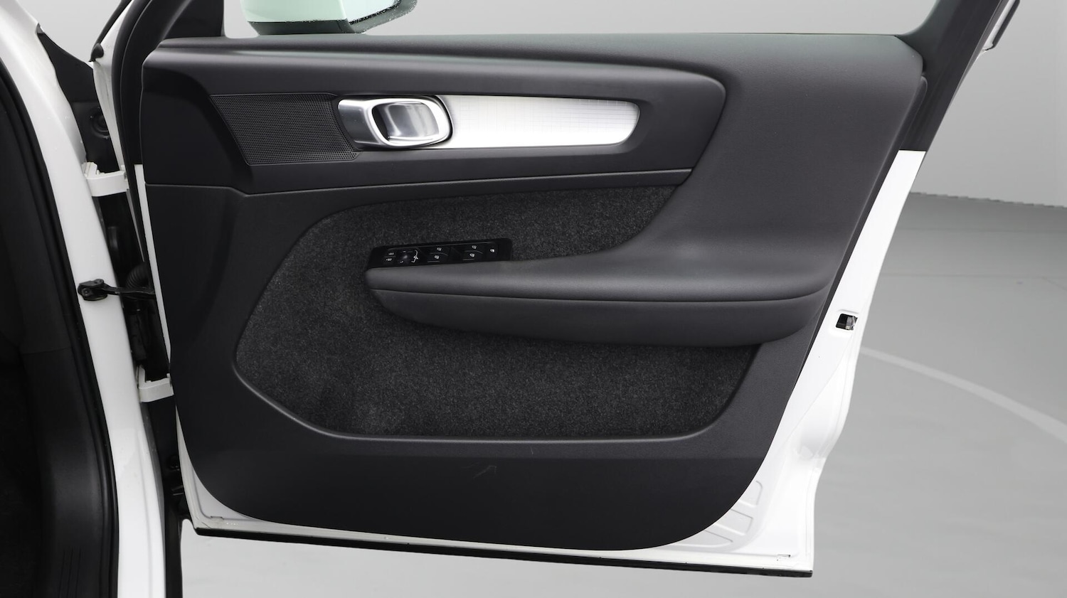 Used Volvo XC40 for sale - 76728762: Photo 16