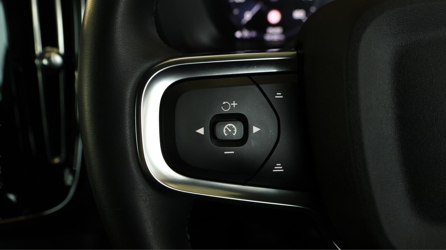 Used Volvo XC40 for sale - 76728762: Photo 22