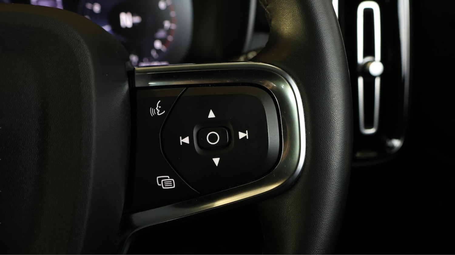 Used Volvo XC40 for sale - 76728762: Photo 23