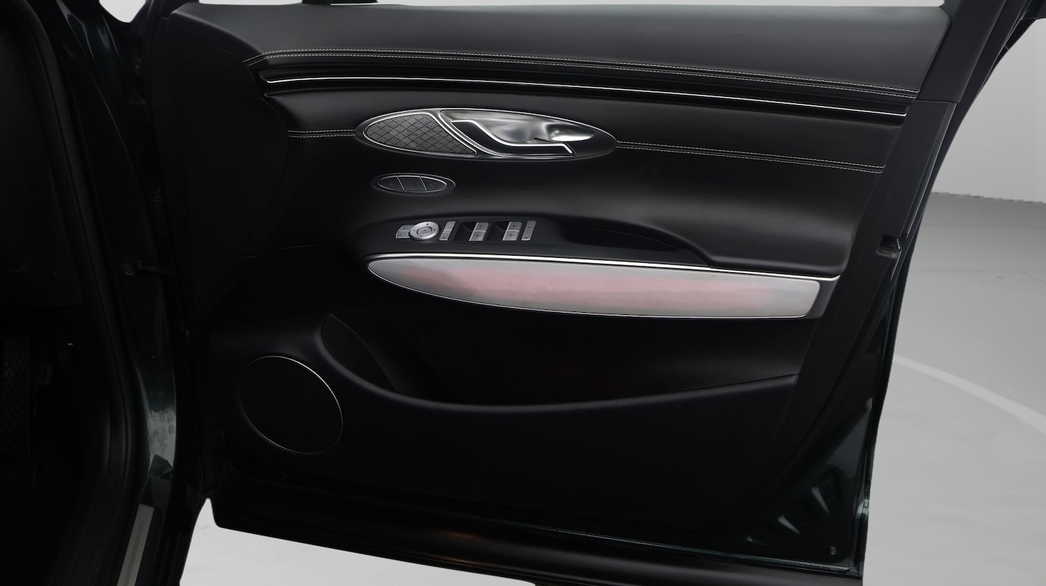 Used Genesis GV70 2023 for sale - 77229199: Photo 15