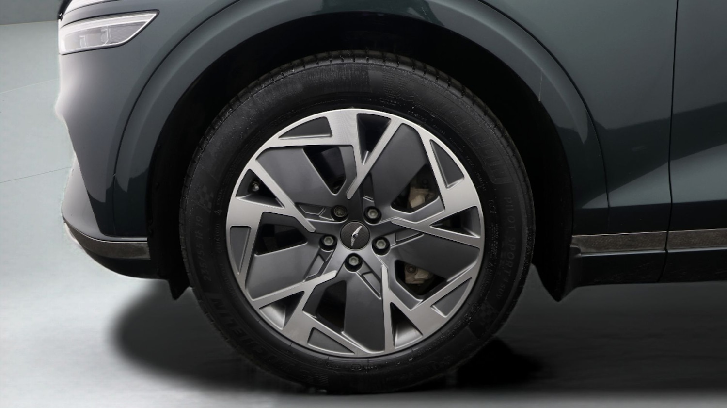 Used Genesis GV70 2023 for sale - 77229199: Photo 18