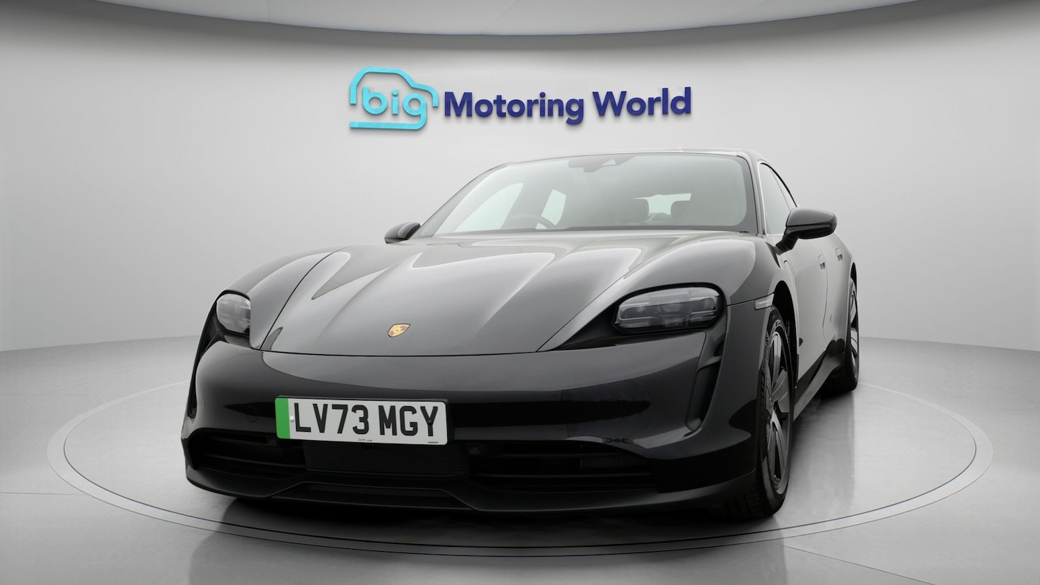 Used Porsche Taycan 2023 for sale - 77988912: Photo 2