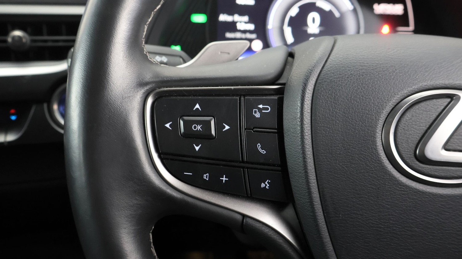 Used Lexus UX 2023 for sale - 77848168: Photo 21