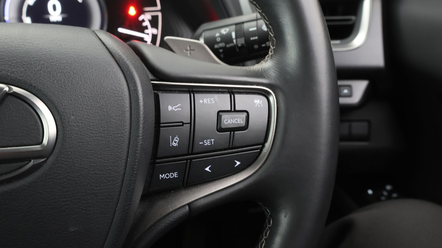 Used Lexus UX 2023 for sale - 77848168: Photo 23