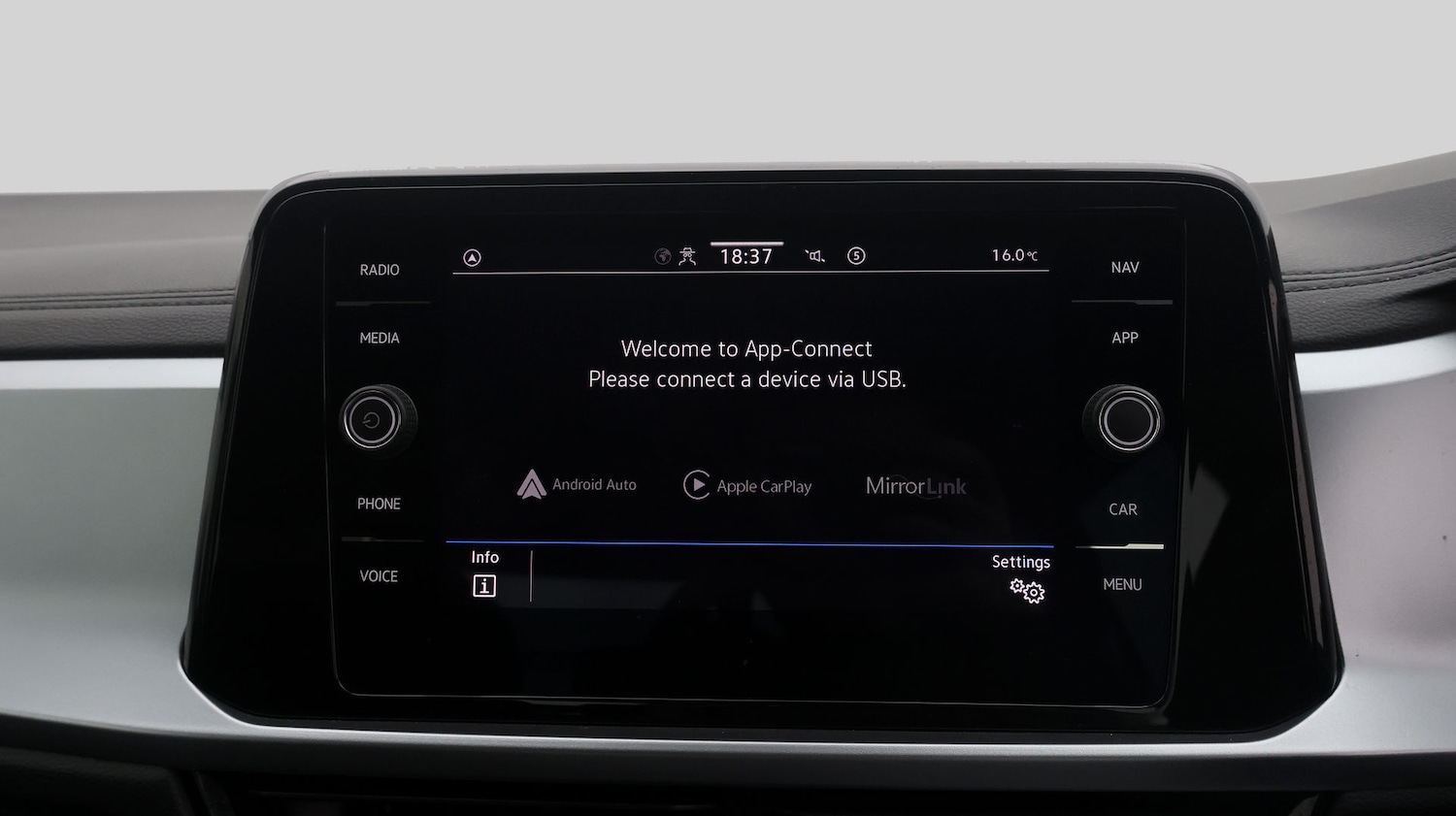 Used Volkswagen T-Roc 2022 for sale - 77379380: Photo 22