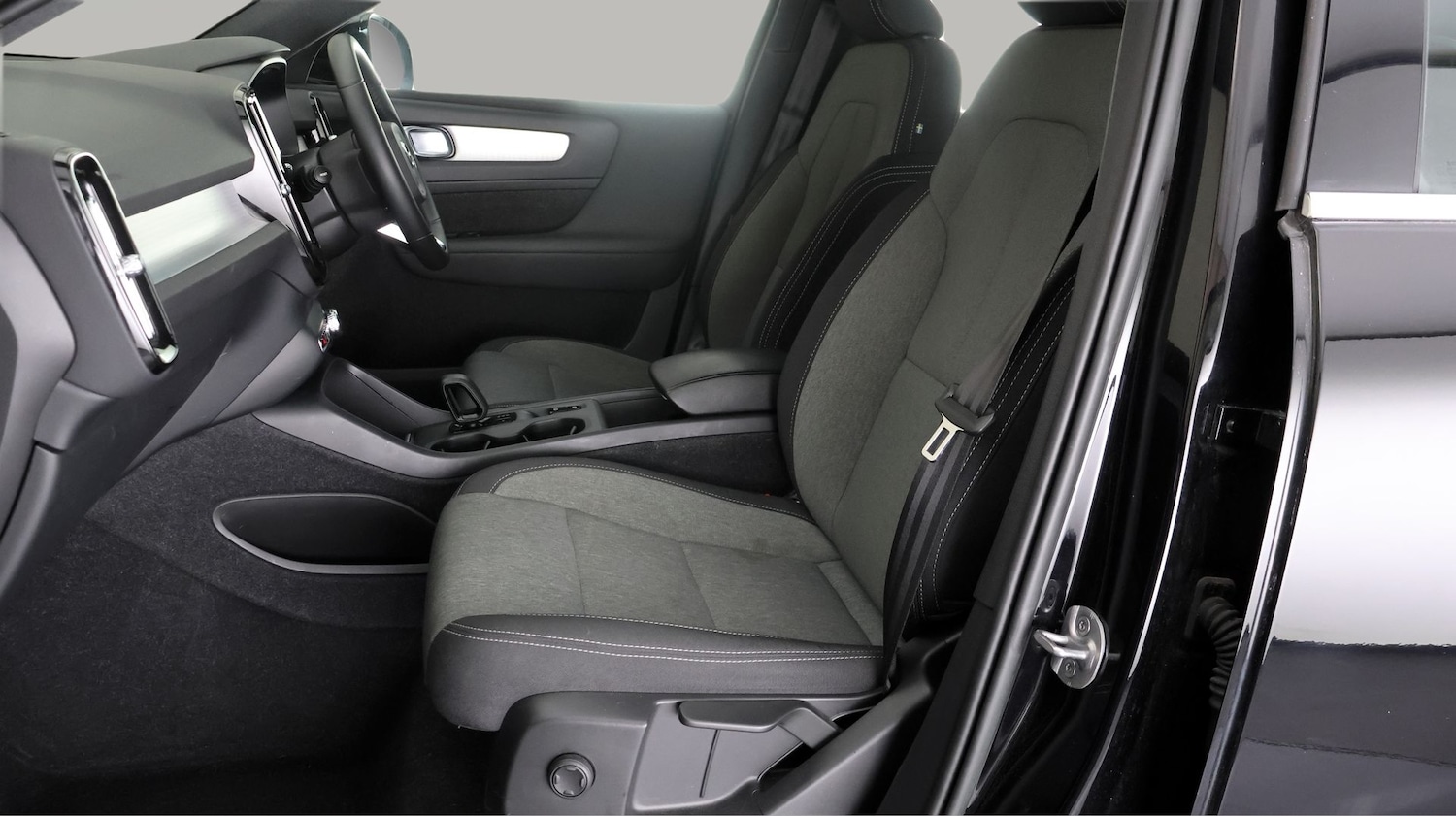 Used Volvo XC40 2022 for sale - 77532201: Photo 14